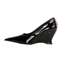Salvatore Ferragamo 菲拉格慕 亮面尖头高跟鞋
