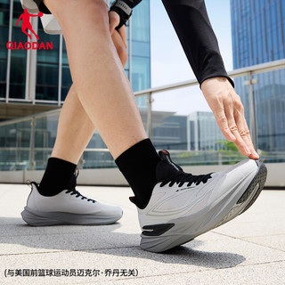 乔丹 轻便减震密网 黑色 42码 男款跑鞋