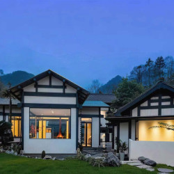 山风为脉·森林私汤户外主题民宿（峨眉山景区五显岗店）1晚+庭院私汤体验+落袋观山·私享黑八休闲轻奢体验+山野打卡·...