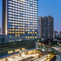 移动端:上海卓越雅高铂尔曼大酒店1晚+双人西式牛排套餐