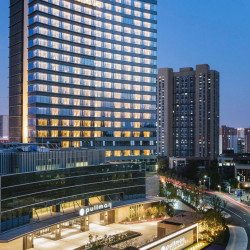 上海卓越雅高铂尔曼大酒店1晚+双人西式牛排套餐