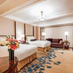 上海和平饭店 Fairmont Peace Hotel1晚+儿童礼遇（12岁以下单人）+维克多经典美食套餐双人份+...
