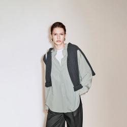 欧时力 春装 中长时尚静奢风莫代尔宽松长袖衬衫女