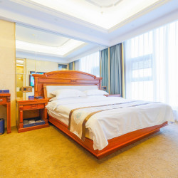 连云港柏港国际大酒店1晚+连岛门票2大1小（1米3以下）+下午茶3份+晚安粥3份+挖沙玩具套装1份+小黄鸭1份+泡...