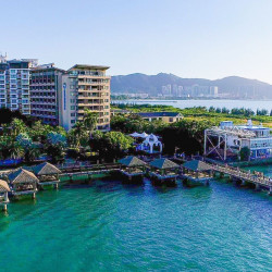 三亚玛瑞纳酒店2晚+游艇出海一日游（散拼）+双人豪华小游艇拼船出海体验一次+精美旅拍+海棠湾cdf国际免税城穿梭巴士