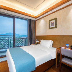 君澜三亚湾迎宾馆3晚+酒店至海棠湾免税店/机场定时定点穿梭巴士+三亚海旅免税城优惠券包+椰奶清补凉1份+三亚丝路欢...