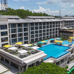 三亚半山海景voco酒店3晚+健身房&洗衣房+免税店代金券礼包&接送+双人小火锅套餐1次（午或晚餐2选1）+cdf...