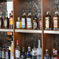 移动端：深圳前海JEN酒店1晚+前海精酿吧双人精酿畅饮两小时+使用2400平的运动健身场地
