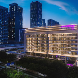 深圳北站Moxy酒店1晚+健身房使用+洗衣间使用+畅玩游戏区设施+红酒小吃套餐