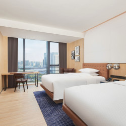 深圳光明福朋喜来登酒店1晚+享健身房+停车+双人深圳科学技术馆门票