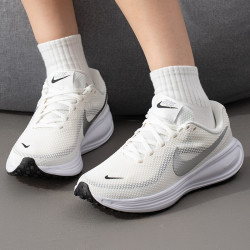 NIKE REVOLUTION 8 女士运动鞋HJ8485-112