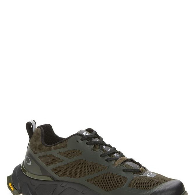 OAKLEY 男士轻盈透气Vibram登山鞋
