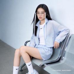 NIKE 女子运动夹克