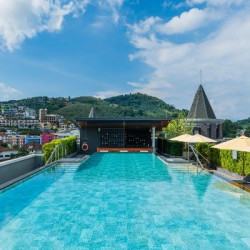 芭东村庄城堡酒店(Chateau du Village Patong) 1卧豪华房1晚
