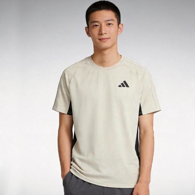 adidas 男款运动T恤 BWTS26B1