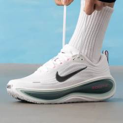 NIKE VOMERO PLUS 男款跑步鞋 HV8150-301