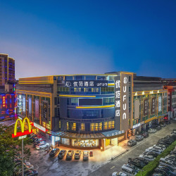 优范酒店（佛山狮山南海体育中心店）1晚