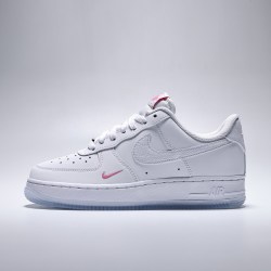 NIKE AIR FORCE 1 女款运动休闲鞋 IV4453-100
