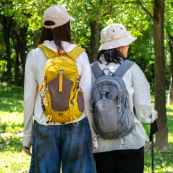 江麒 运动背包大容量登山包多功能徒步防水书包轻便户外旅游双肩包