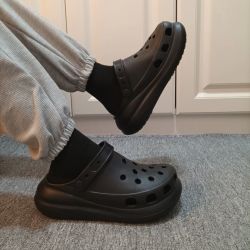 crocs Classic Crush 男女同款洞洞鞋 207521-001