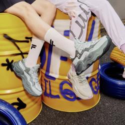 FILA FUSION 女款休闲运动鞋
