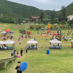 军都山度假区-门票+儿童乐园票+夜场好友欢聚3-4人烧烤套餐