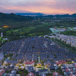 密云君澜度假酒店2晚+马修儿童乐园+蒙梭动物园+莫奈花园+诺曼底钟楼草坪亲子互动（飞盘、足球等）+初心礼堂自拍