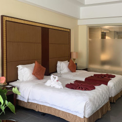 北京瑞麟湾温泉度假酒店1晚+2大1小入住当日无限次进出温泉票