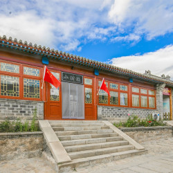 北京小时候民宿（八达岭长城店）1晚+八达岭高铁站，919/880公交站接送