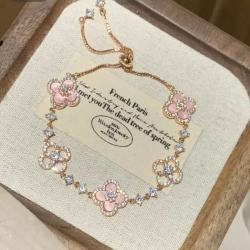 花饰庄园 精致镶钻闪亮粉贝镂空幸运四叶草抽拉手链女小众轻奢手饰品 金色粉色镶钻四叶花手链1条