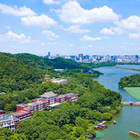 移动端：杭州香格里拉饭店3晚+2张西湖游船休闲船票+双人旅拍30-60分钟1次+周末K20亲子体验课程+双人豪...
