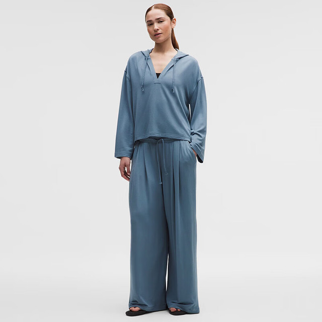 lululemon BeCalm 女士V领连帽衫 LW3LK4S