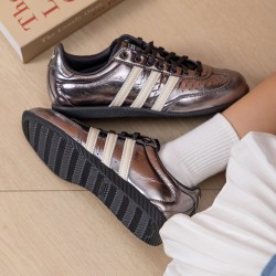 adidas LA1366 女款运动鞋 LA1366-0719-888