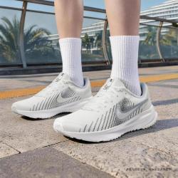 NIKE 透气轻便 男士跑鞋