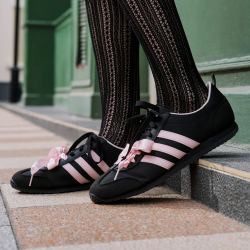 adidas 「冰淇淋T头鞋」VS JOG 2.0薄底运动鞋男女adidas阿迪达斯轻运动