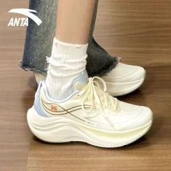 安踏 女款跑步鞋