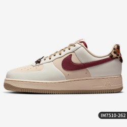 NIKE Air Force 1 女款板鞋 DJ4635-100