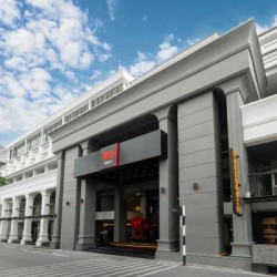 普吉岛芭东海滩丽芮酒店(Radisson RED Phuket Patong Beach) 高级房1晚