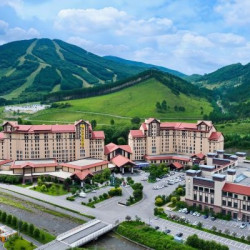 通化万峰五洲皇冠酒店 优享大床房4晚(连住)