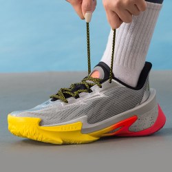 安德玛 CURRY SERIES 7 男款篮球鞋 3027983-099