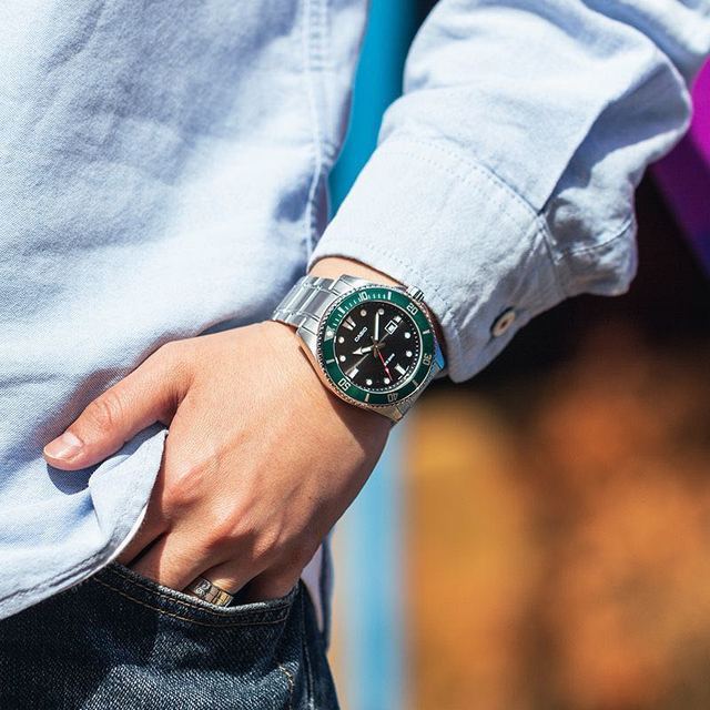 CASIO 绿黑水鬼手表男士潜水2025新款电子石英表MDV-107D-3A
