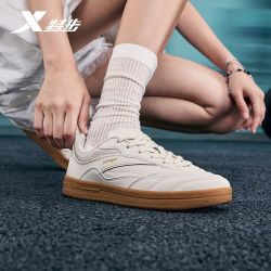 特步 女款德训鞋 复古平底鞋