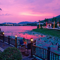 三亚亚龙湾金棕榈度假酒店2晚+椰子鸡/糟粕醋火锅套餐+提前4天预约视房量房态升级至湖景房+视房态延迟14点退房+游...