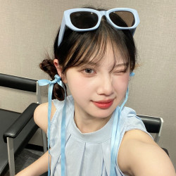 Y2K 蓝色方形墨镜女 2025多巴胺圆脸拍照防紫外线墨镜