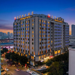 龙港万宝路大酒店1晚