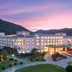 松兰山海景大酒店1晚+儿童乐园畅玩+健身房使用权益+桌球/乒乓球室使用权益+挖沙工具+松兰山度假区入园权益