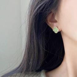 半日逅屿 清新绿色四叶草森系甜美耳钉耳环女简约时尚复古港风轻奢 绿色水晶四叶草耳钉