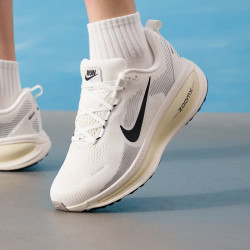 NIKE 运动训练 男士跑步鞋
