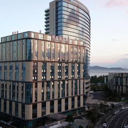 舟山康桥望湖酒店（普陀东港店）2晚+深夜的粥+酒店专用车送站服务+送房下午茶+双人佳养鸡海鲜火锅+双人海鲜面
