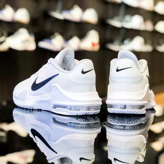 NIKE Air Max Impact 4 气垫缓震 白色 44.5 男鞋